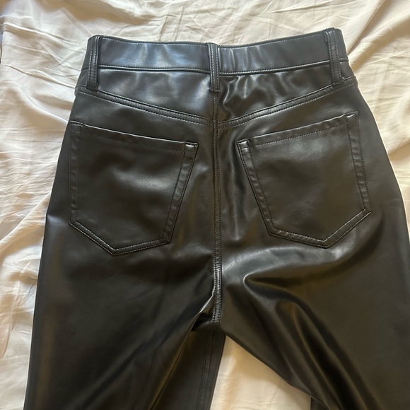 Abercrombie & Fitch The Ankle Straight Ultra High Rise Faux Leather pants size 4 - Picture 3 of 8